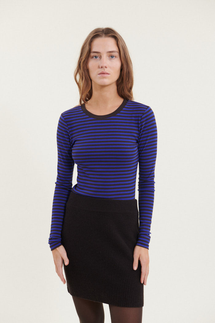 Basic Apparel Ludmilla LS Tee T-shirts 738 Chocolate torte/Clematis blue